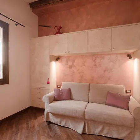 Apartament Rosso Veneziano *