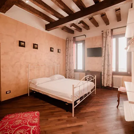 Lägenhet Rosso Veneziano